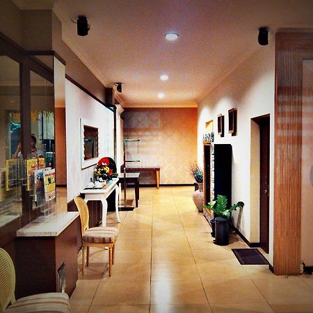 Hotel C3 Semarang Kültér fotó