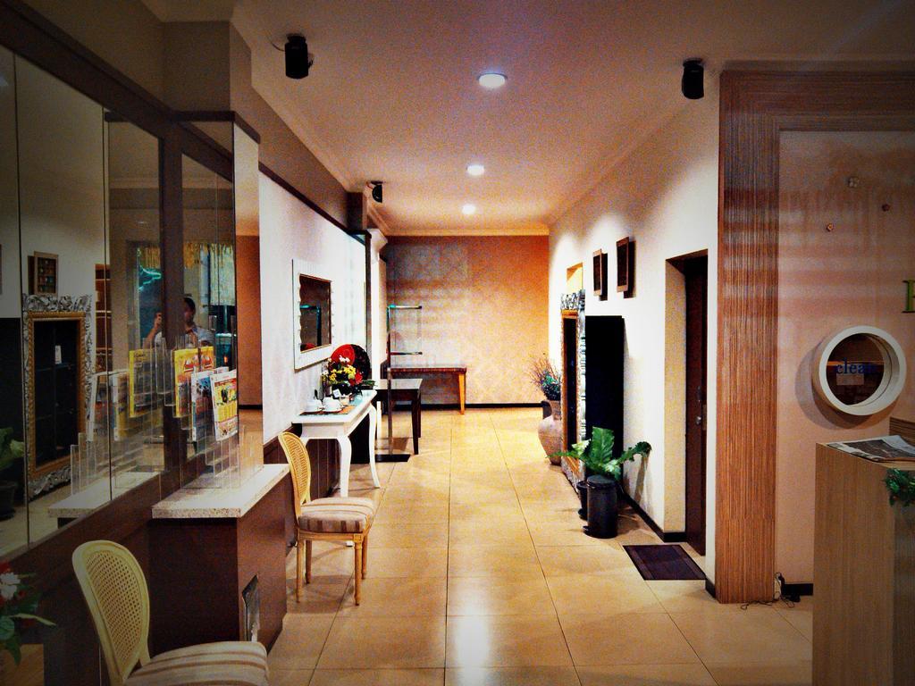 Hotel C3 Semarang Kültér fotó