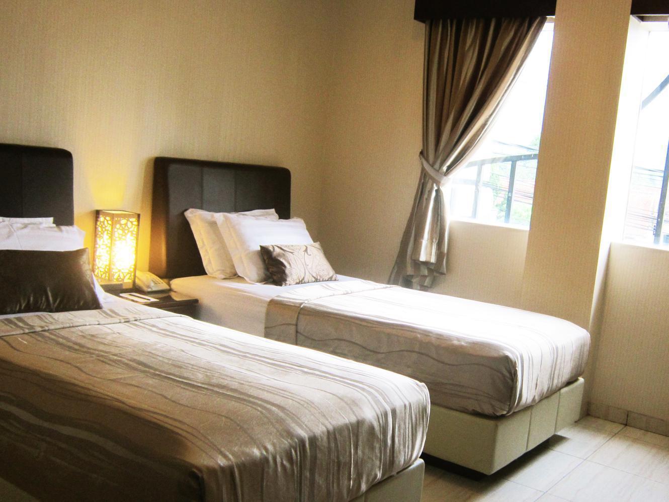 Hotel C3 Semarang Kültér fotó