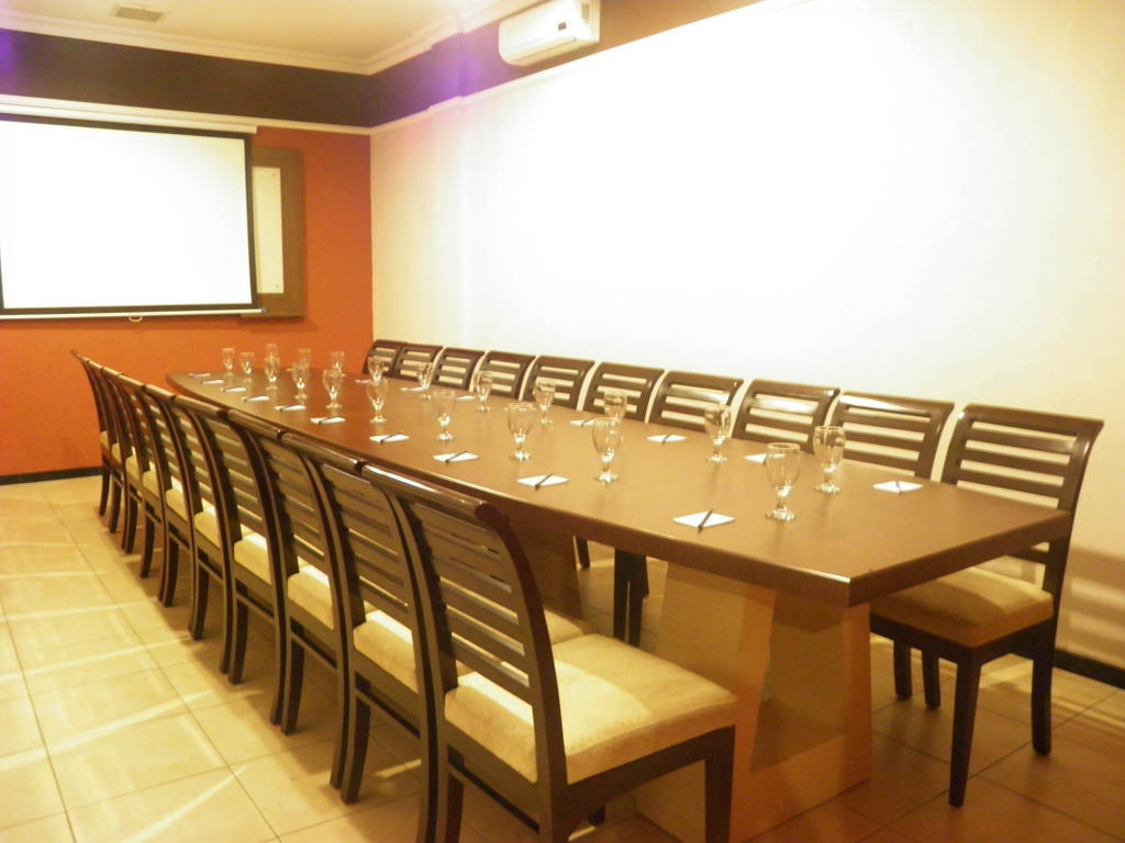 Hotel C3 Semarang Kültér fotó