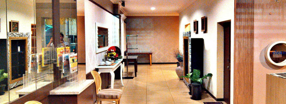 Hotel C3 Semarang Kültér fotó