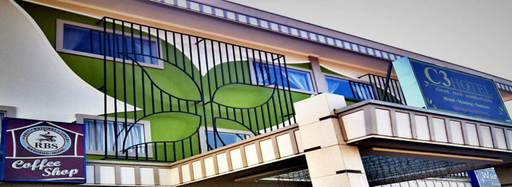 Hotel C3 Semarang Kültér fotó