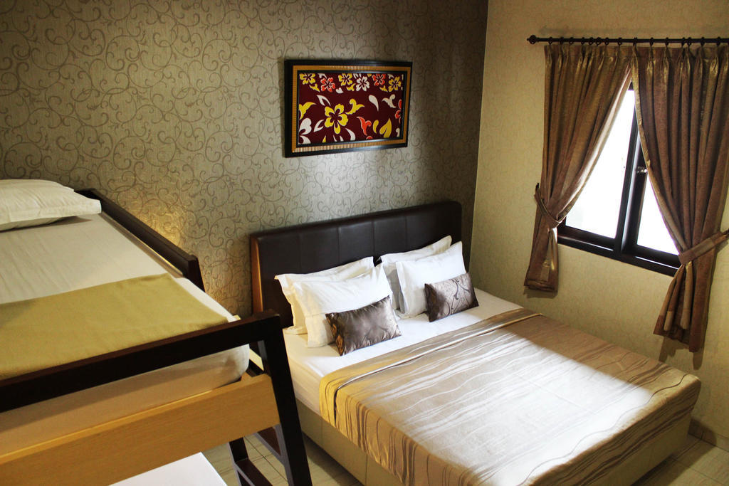 Hotel C3 Semarang Szoba fotó