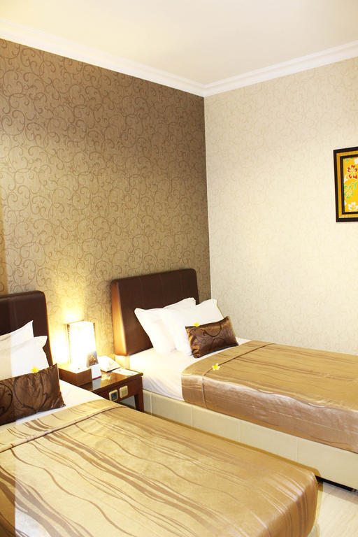 Hotel C3 Semarang Szoba fotó
