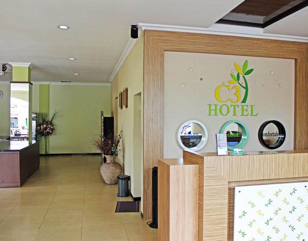 Hotel C3 Semarang Kültér fotó