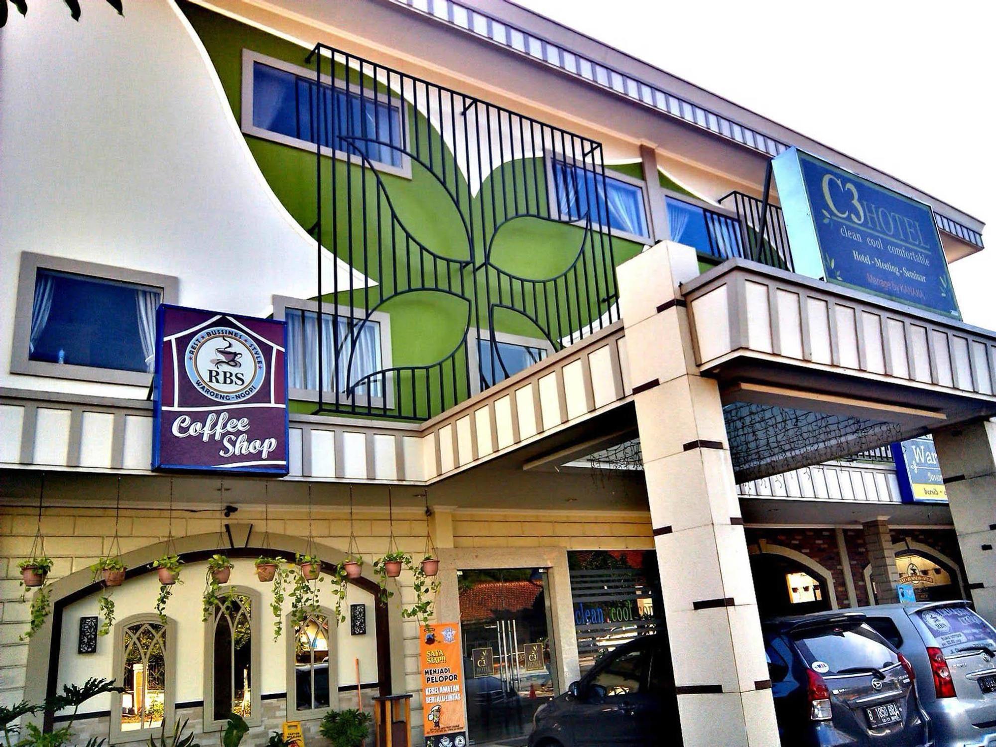 Hotel C3 Semarang Kültér fotó